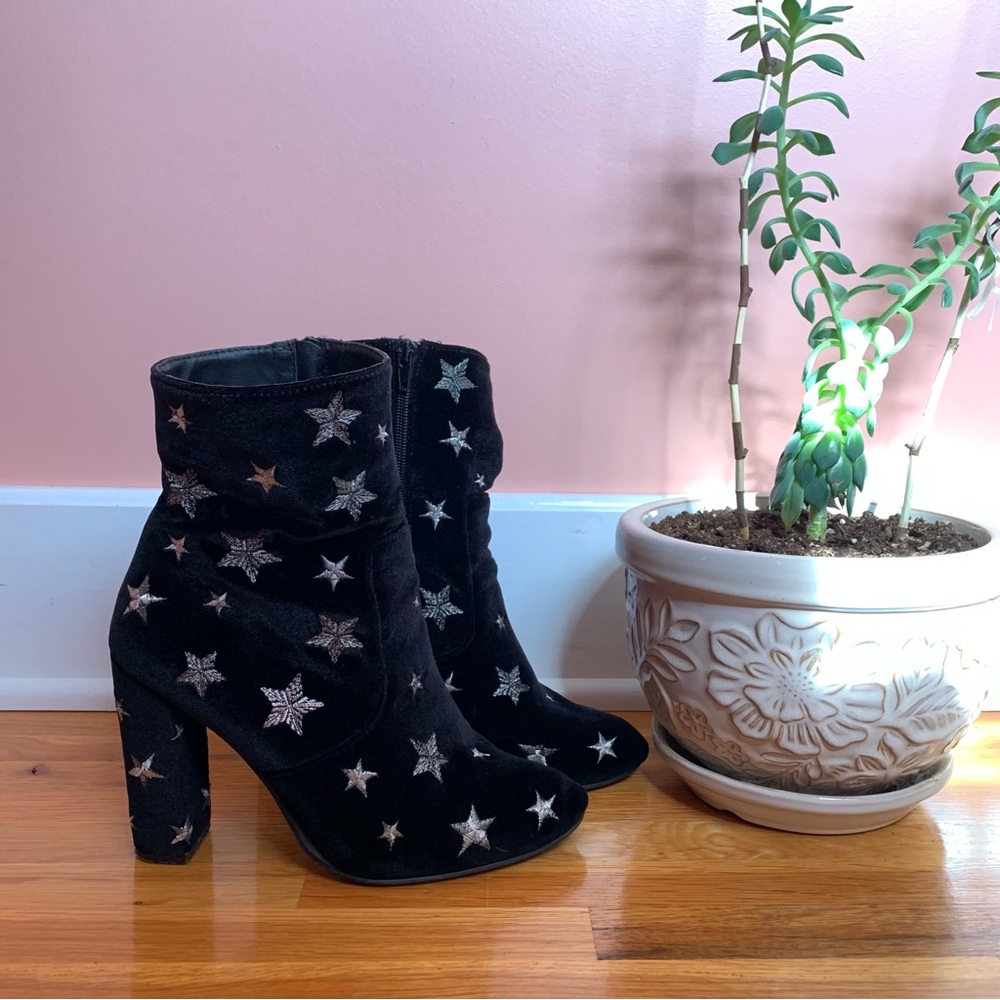 GUC Black Velvet High Heel Star Boots Silver Metallic Stars